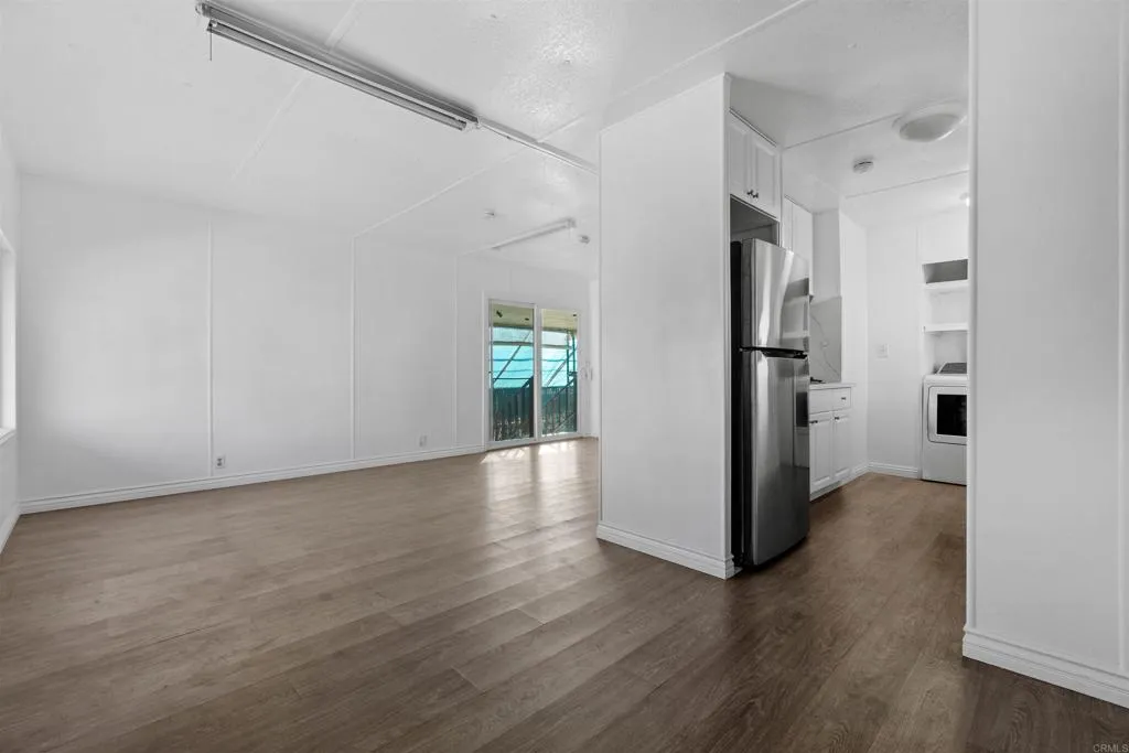 https://cdn.realtyfeed.com/cdn/127/306616843/1b329a3701c9d685ab51f6523b506c82.webp