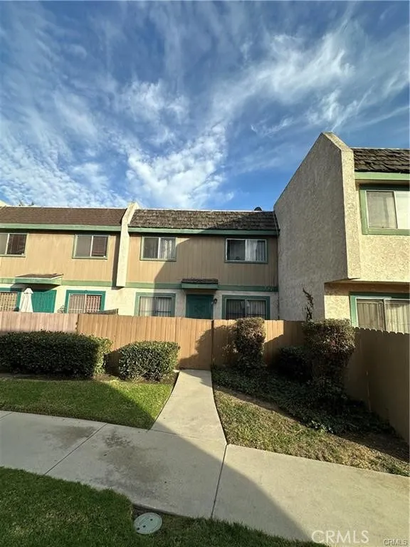 Compton, CA 90220