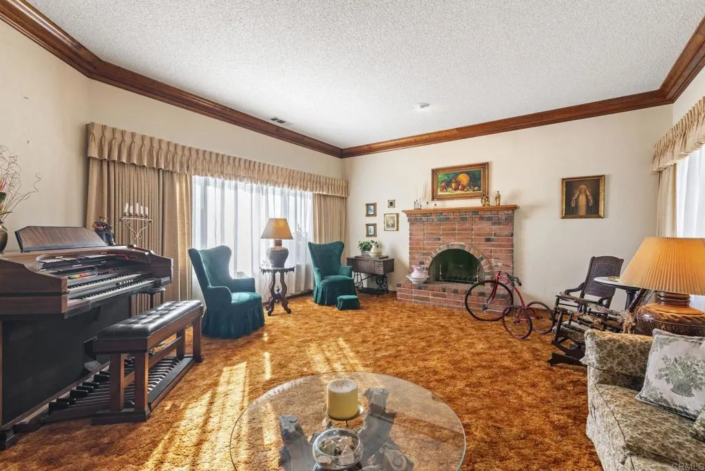 https://cdn.realtyfeed.com/cdn/127/306616897/4262947cd4fa1ad3fe31b39397982398.webp
