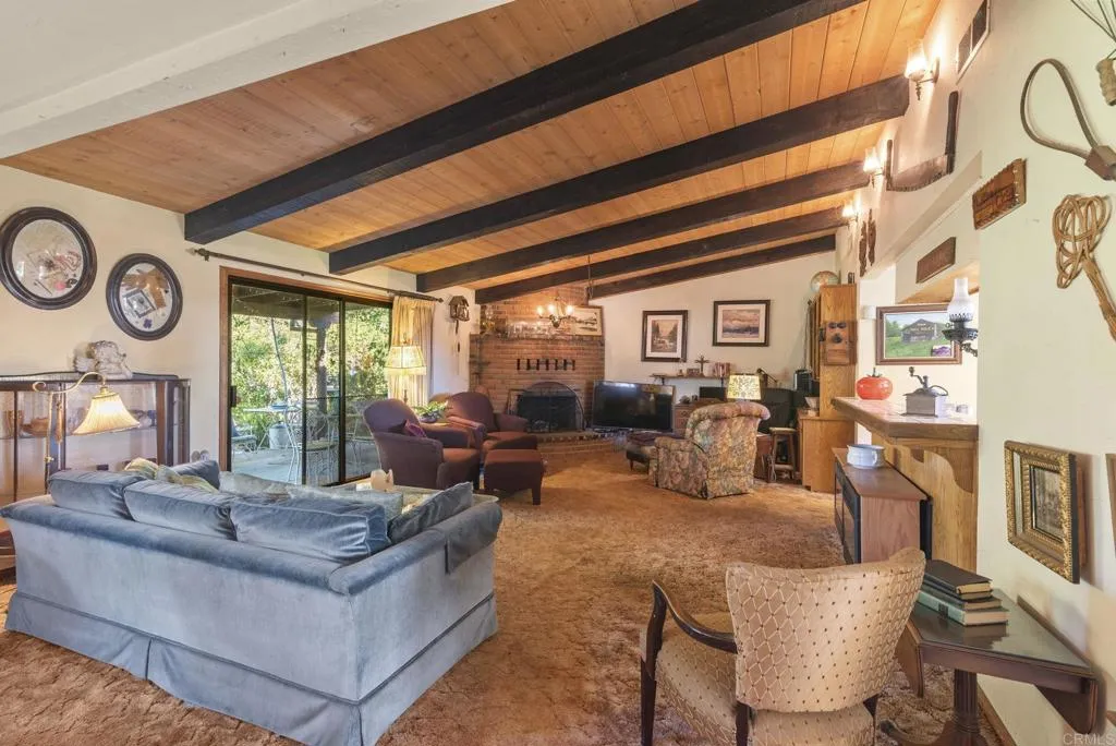 https://cdn.realtyfeed.com/cdn/127/306616897/5898f5ba56952243c491e2bc6be9c269.webp