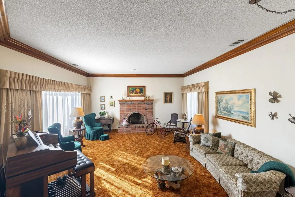 https://cdn.realtyfeed.com/cdn/127/306616897/9c6c7d19e6ede19debd4ff5428303f92.webp