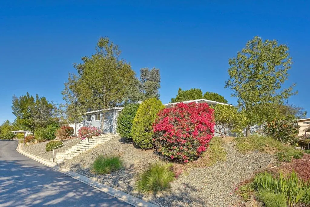 https://cdn.realtyfeed.com/cdn/127/306616919/0325c2b140be51e34682368f79074146.webp