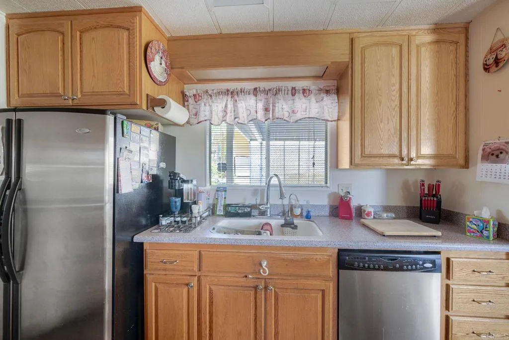 https://cdn.realtyfeed.com/cdn/127/306616919/1000ce3a126e1fe0afb7c3d186565b88.webp