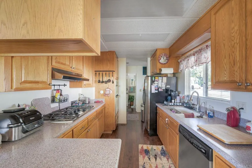 https://cdn.realtyfeed.com/cdn/127/306616919/b43f4d304dd21439aafbce663512e066.webp