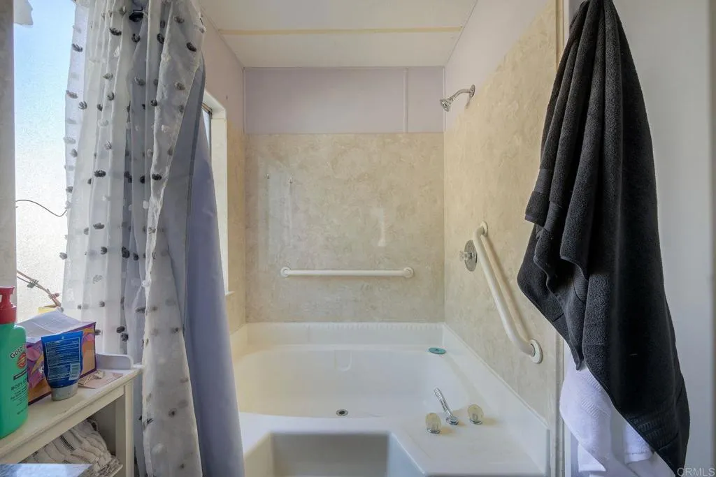 https://cdn.realtyfeed.com/cdn/127/306616919/b89c1ad292726b138c67ed9fa27a97fe.webp