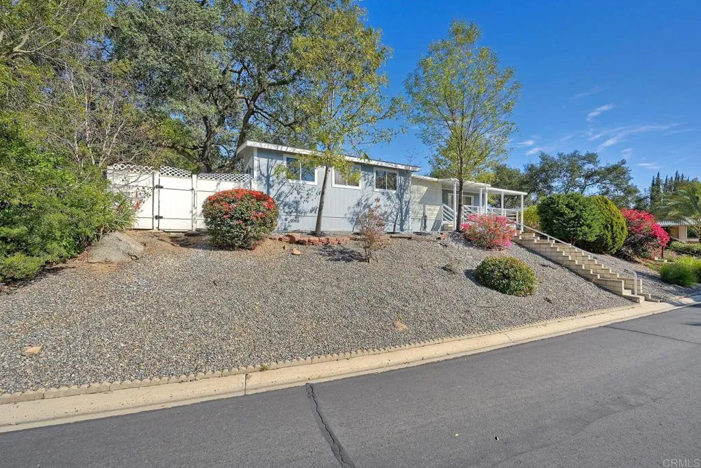 https://cdn.realtyfeed.com/cdn/127/306616919/ca90d67047a84075cfc6d5b1256ba7f6.webp