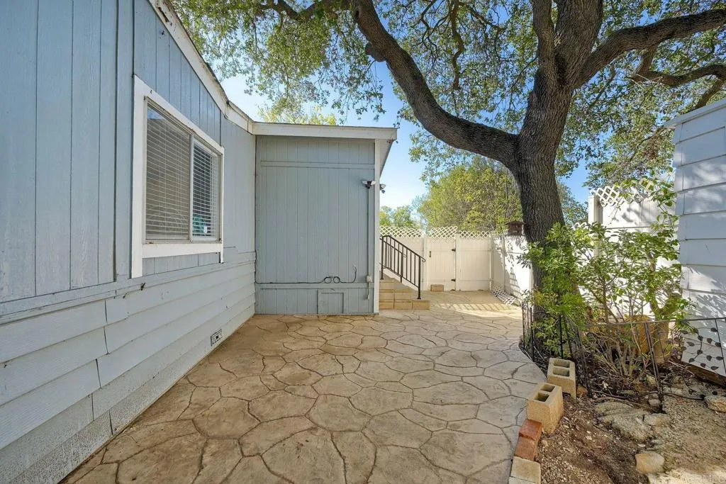 https://cdn.realtyfeed.com/cdn/127/306616919/f18b29916a9a298aff28fb7ac4146ac2.webp