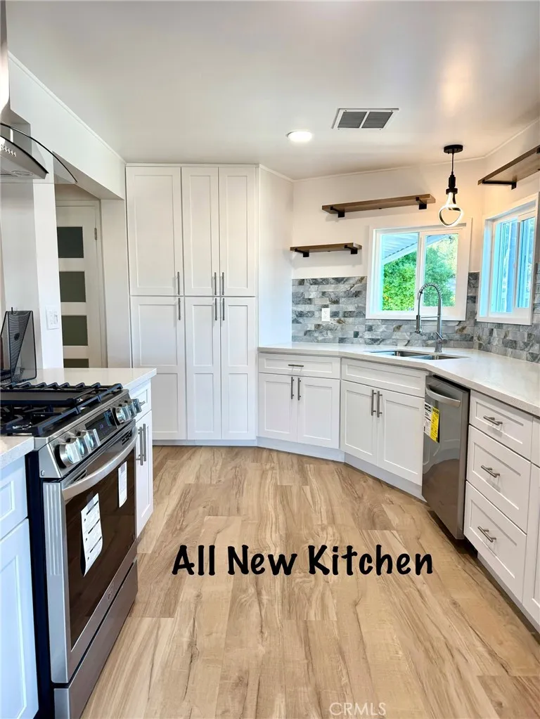 https://cdn.realtyfeed.com/cdn/127/306616964/4e8c20df172419720ffe186795cbf19d.webp