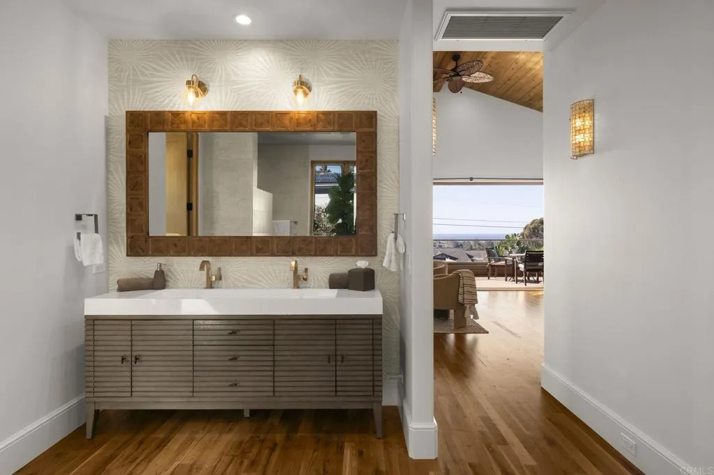 3354 Seacrest Drive, Carlsbad, CA, 92008