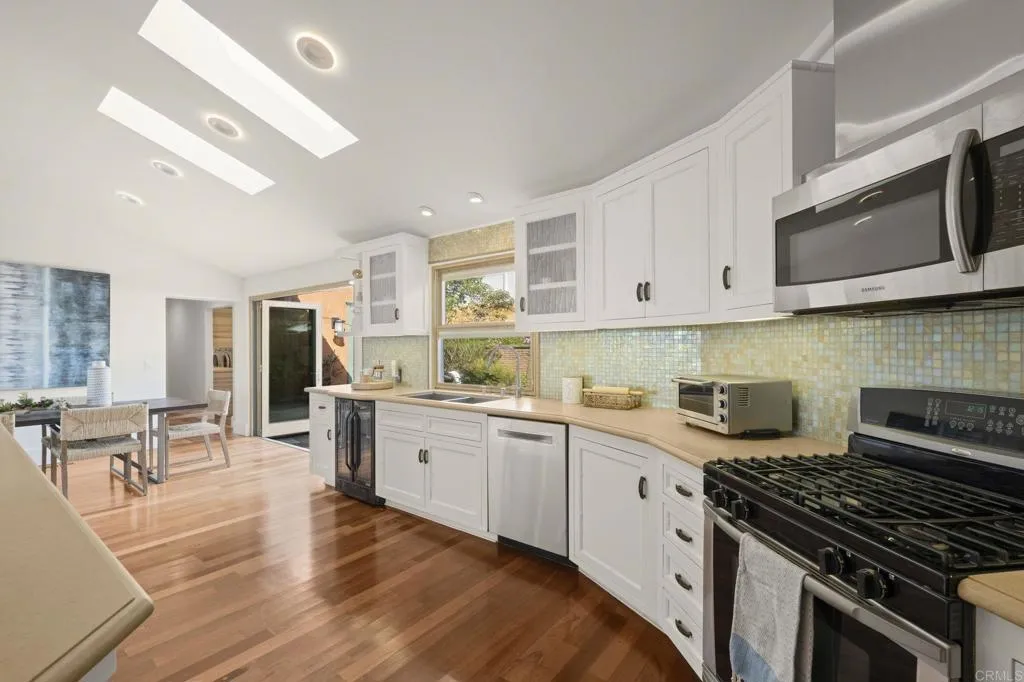 3354 Seacrest Drive, Carlsbad, CA, 92008