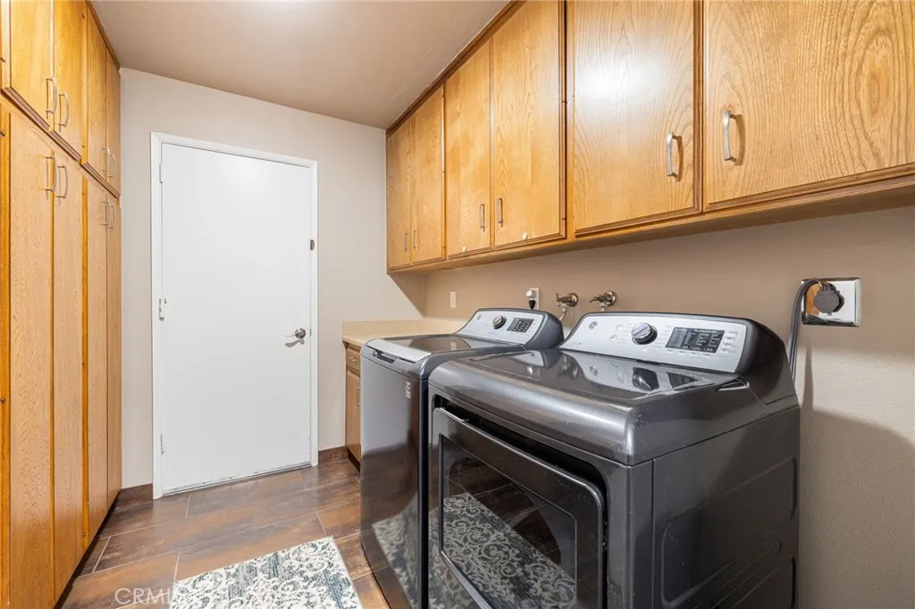 https://cdn.realtyfeed.com/cdn/127/306617070/0425d86165175cac19651c685ed2d8b4.webp