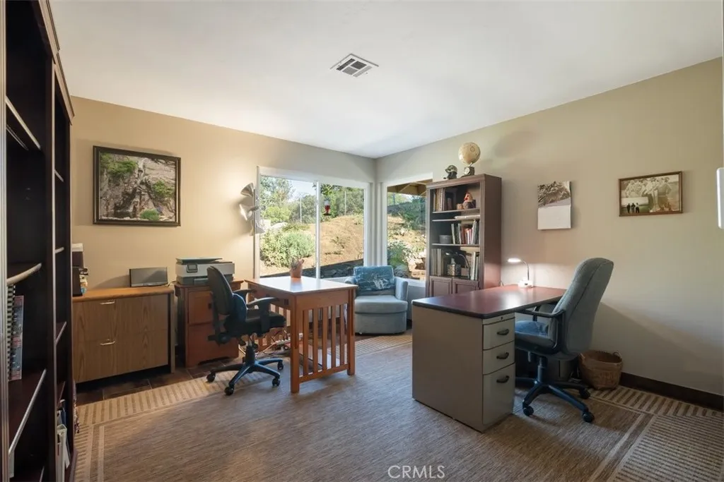 https://cdn.realtyfeed.com/cdn/127/306617070/9f7db9a900bd7db53120ca66c1858cf3.webp