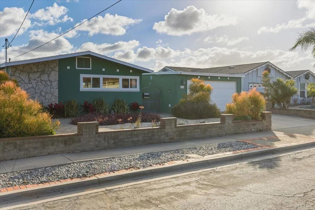 https://cdn.realtyfeed.com/cdn/127/306617210/c05942bbec3986dd9bd5ce4f9616d9a0.webp