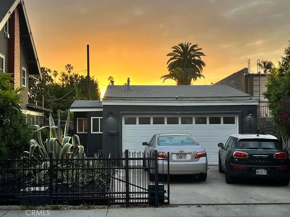 Los Angeles, CA 90007