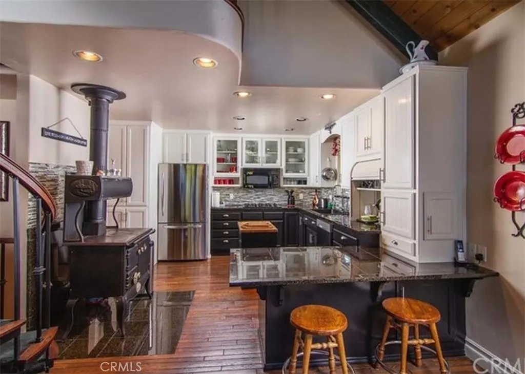 1055 Meadowbrook, Lake Arrowhead, CA 92326 - Photo 2 of 20, Lake Arrowhead, CA