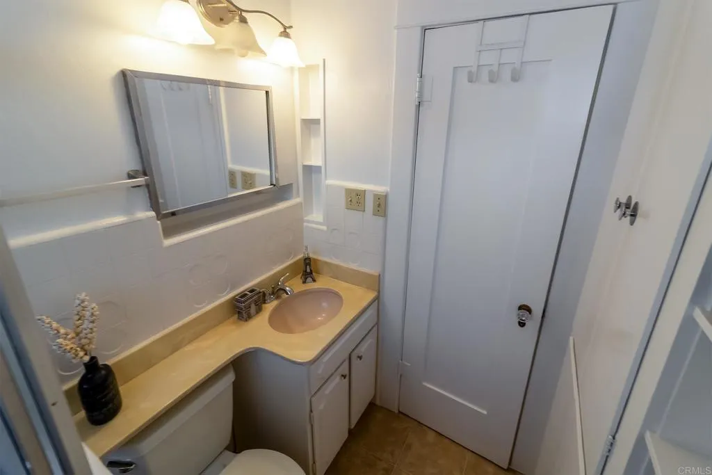 https://cdn.realtyfeed.com/cdn/127/306617319/2c42a27324397d801f47e53026e131f3.webp