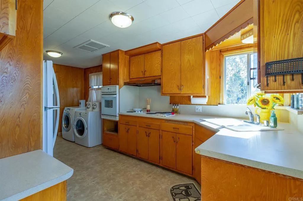 https://cdn.realtyfeed.com/cdn/127/306617319/3d412359d1aedc8708202bdd607ad91d.webp