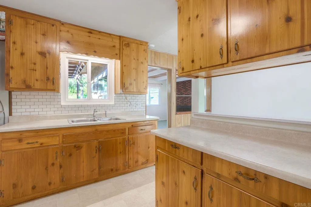 https://cdn.realtyfeed.com/cdn/127/306617327/950ae583e583811c028765ddc95a36bc.webp
