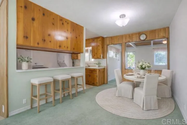 https://cdn.realtyfeed.com/cdn/127/306617327/da6424edd6846a9832881bd27c316935.webp
