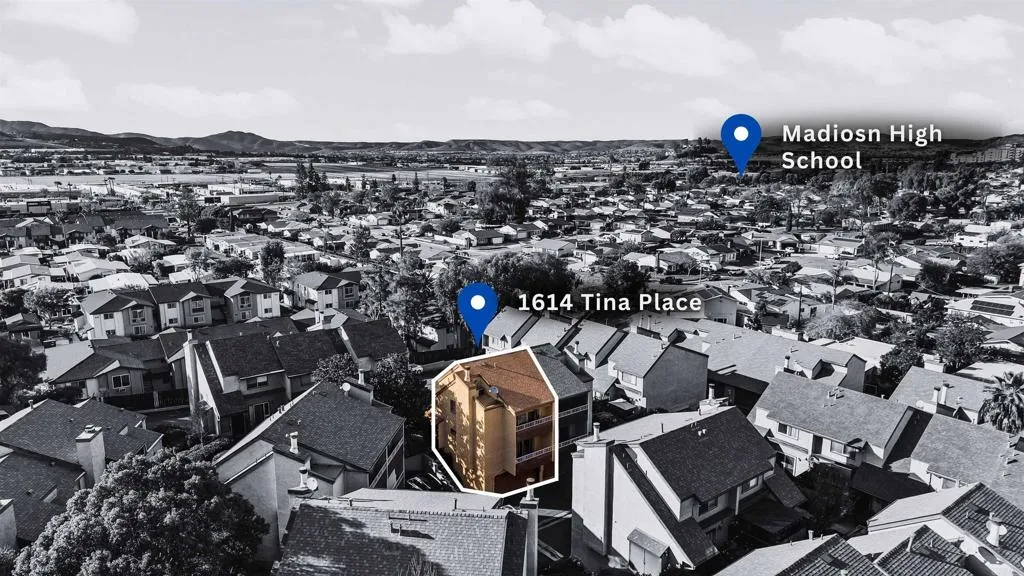 https://cdn.realtyfeed.com/cdn/127/306617356/00f5499ef97abaf1095f052ac2723e2d.webp
