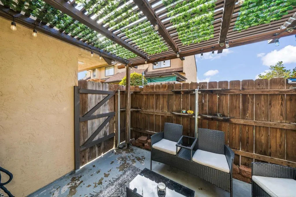 https://cdn.realtyfeed.com/cdn/127/306617356/32b6b82deaa8332f6f5d7adb2111c383.webp