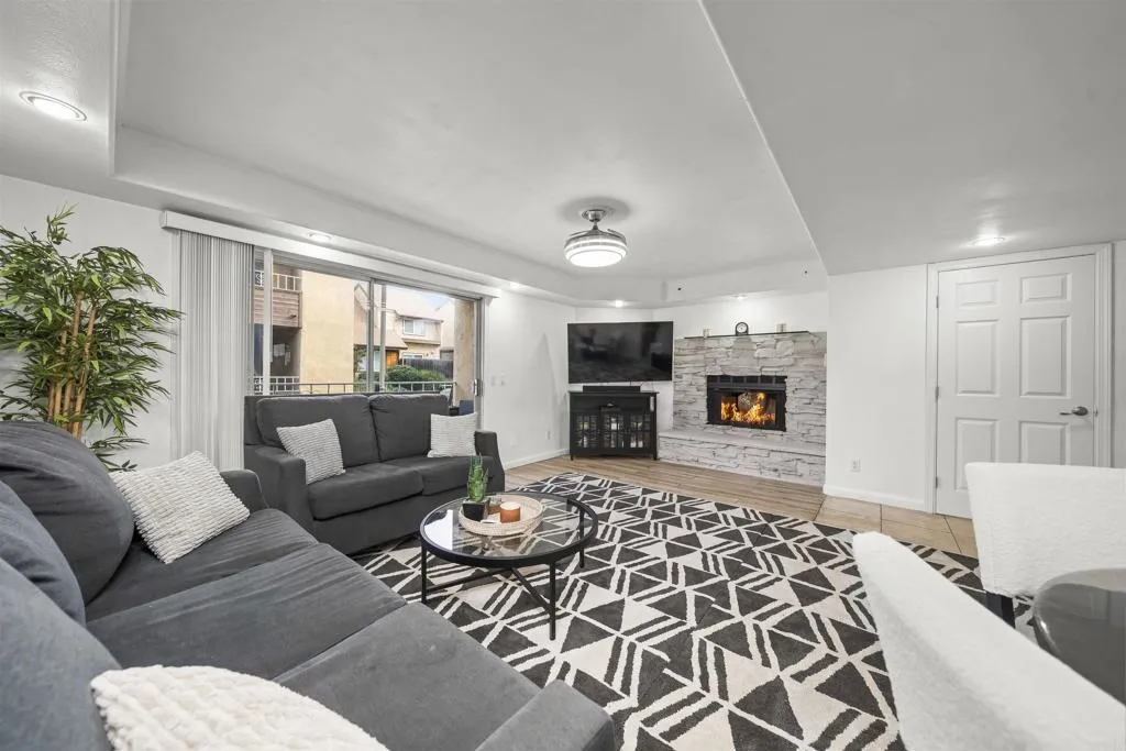 https://cdn.realtyfeed.com/cdn/127/306617356/3530ec66e7f12a92f611cf4c7fac326c.webp