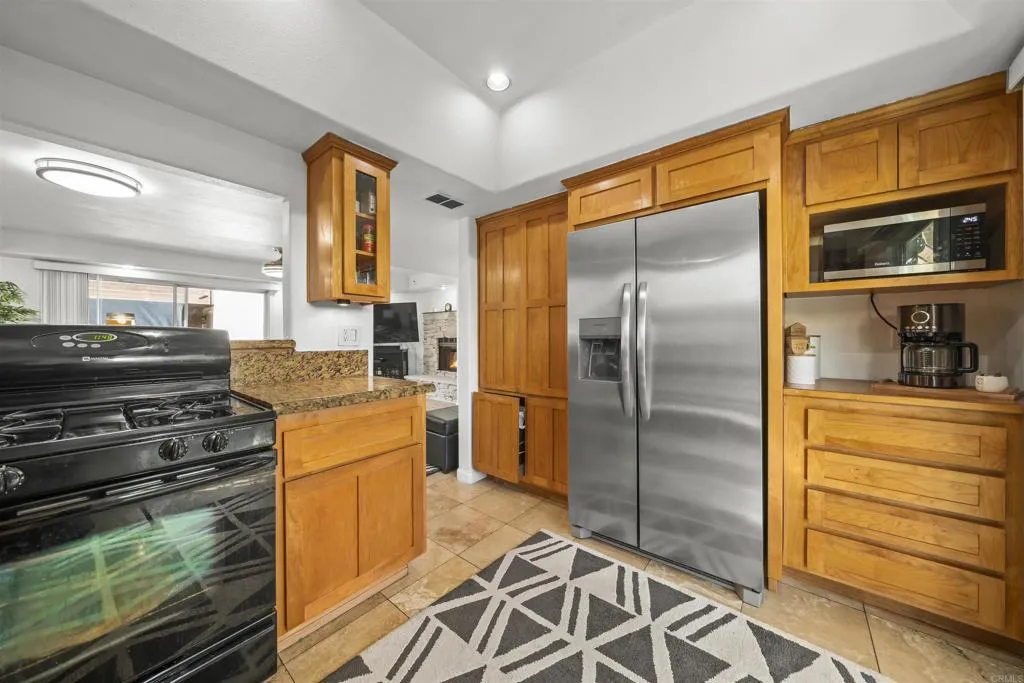 https://cdn.realtyfeed.com/cdn/127/306617356/36421f229d9ef4e237bcee89e0d47bbd.webp