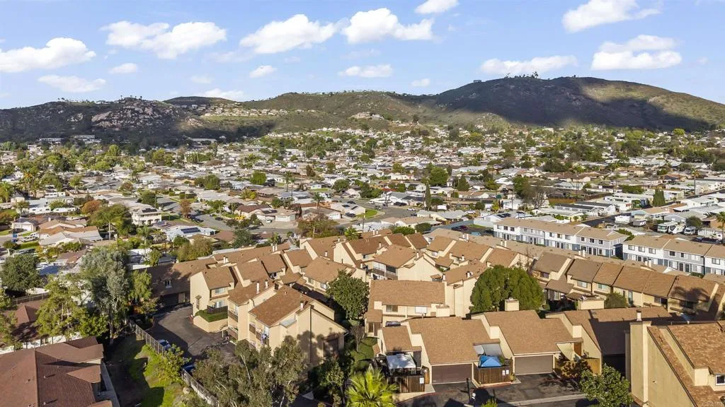 https://cdn.realtyfeed.com/cdn/127/306617356/3df481b6ee41a5627bd3060c25ee138f.webp
