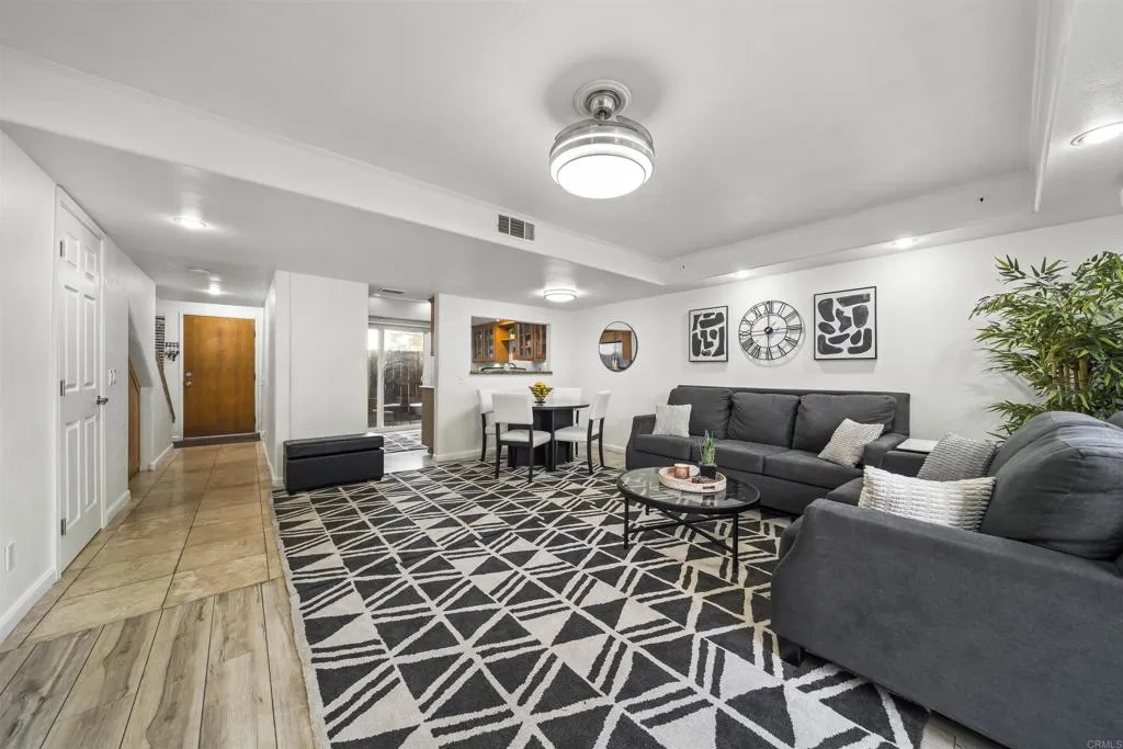 https://cdn.realtyfeed.com/cdn/127/306617356/a4bfc2ebf6de24d7d24c96ec8b5ab32e.webp