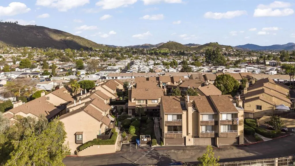 https://cdn.realtyfeed.com/cdn/127/306617356/a8c9f09ab3b9d9bdfba1bded98f49c09.webp