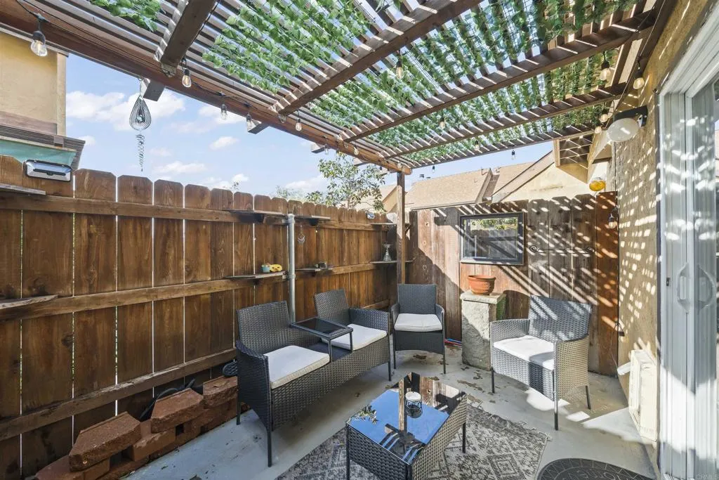 https://cdn.realtyfeed.com/cdn/127/306617356/fe03d410146e191be2972369e6b3e6b2.webp