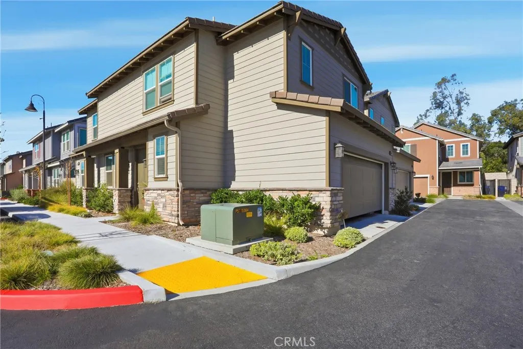 Fontana, CA 92336