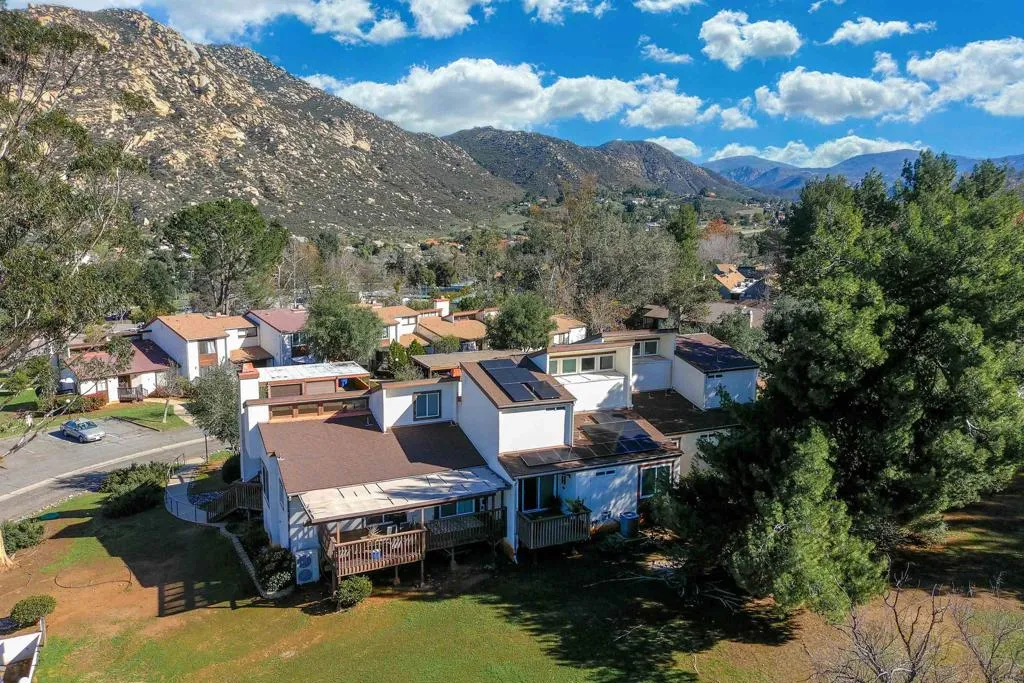 https://cdn.realtyfeed.com/cdn/127/306617384/3e97383d30320a0e58175e95c89bbd0f.webp