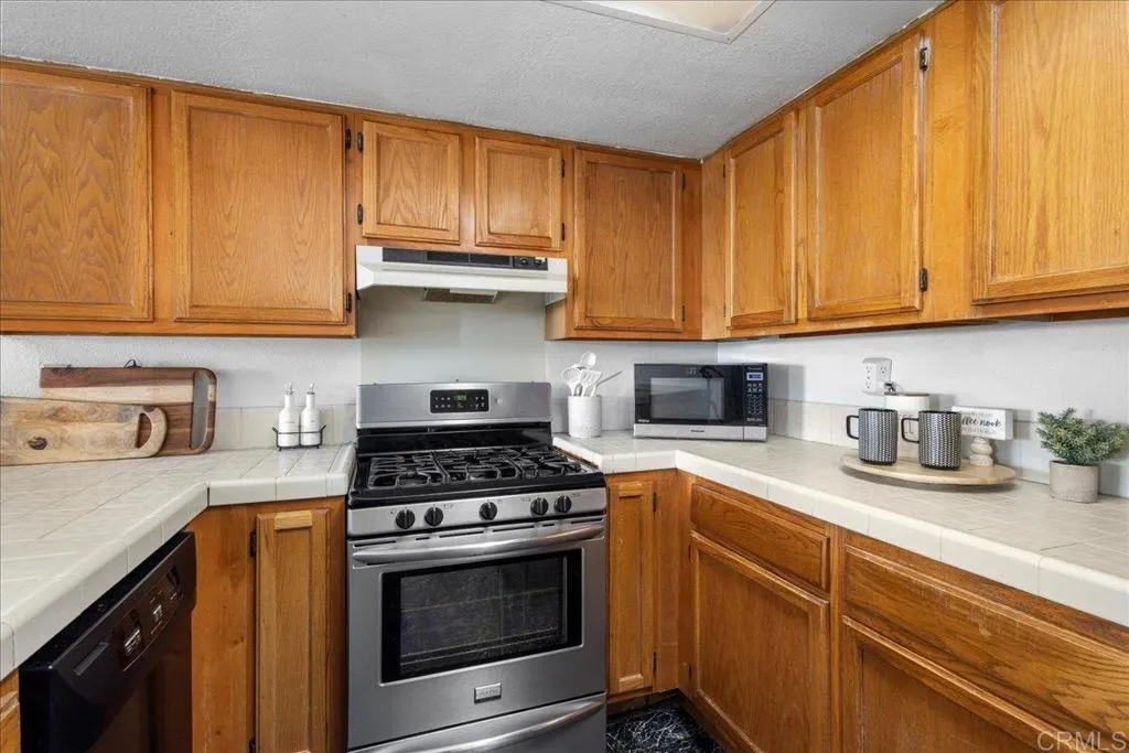 https://cdn.realtyfeed.com/cdn/127/306617419/9a6a7b819ac718dd6e6701bf630e2033.webp
