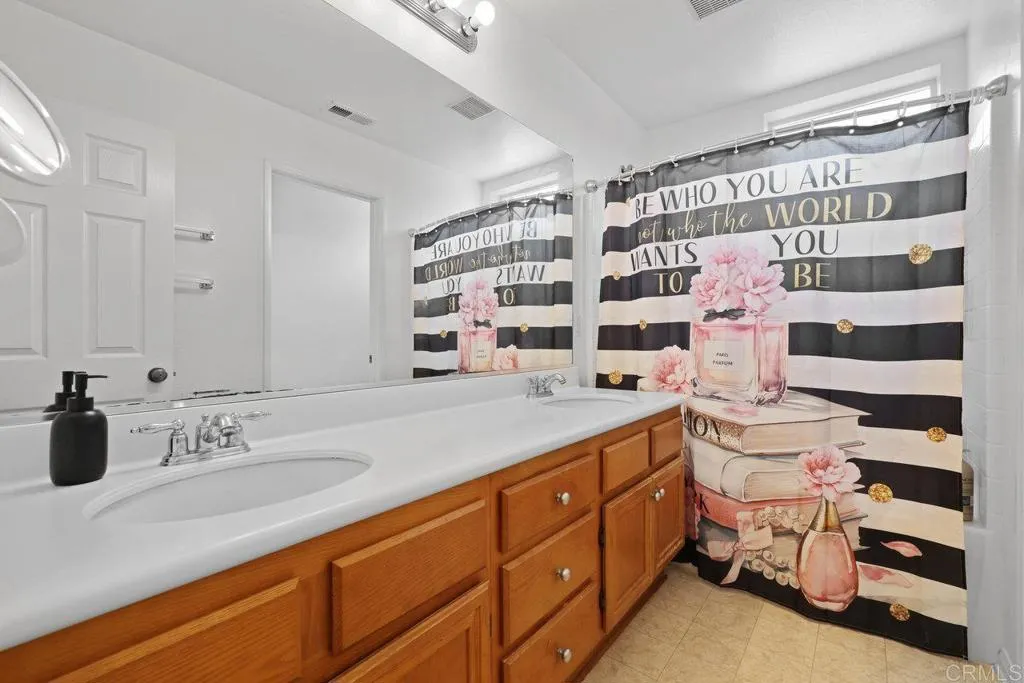 https://cdn.realtyfeed.com/cdn/127/306617456/838541f4559fa75add2559ce0c3d5e4b.webp