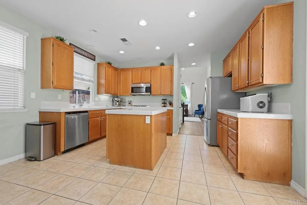 https://cdn.realtyfeed.com/cdn/127/306617456/93a99d5177a3c0fb9967cafbef3135fe.webp