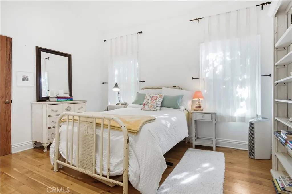 3524 Grand View Boulevard, Los Angeles, CA, 90066