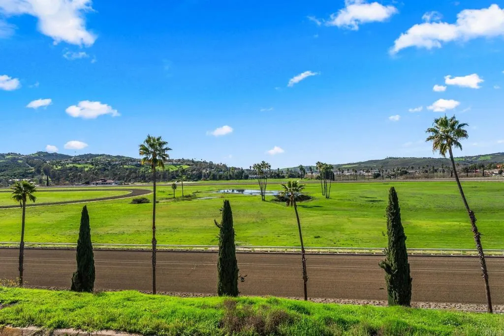 https://cdn.realtyfeed.com/cdn/127/306617508/4a4c3ac0aaae17f63b7fb93b8679a287.webp
