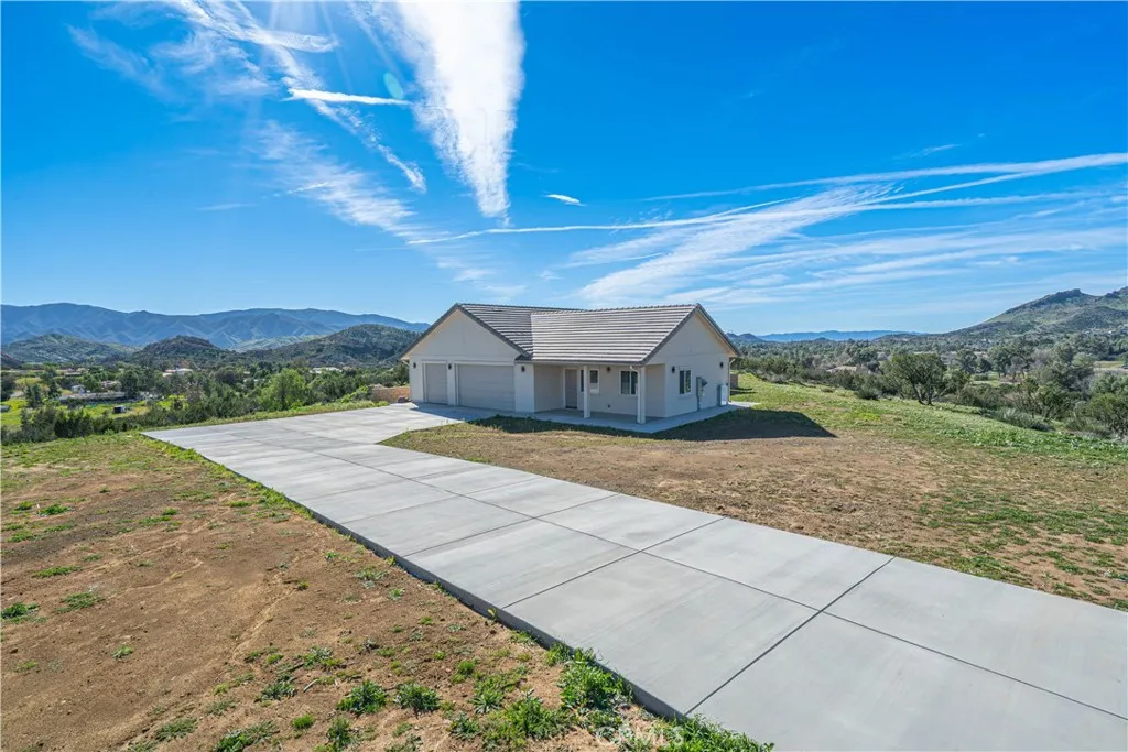 Agua Dulce, CA 91390