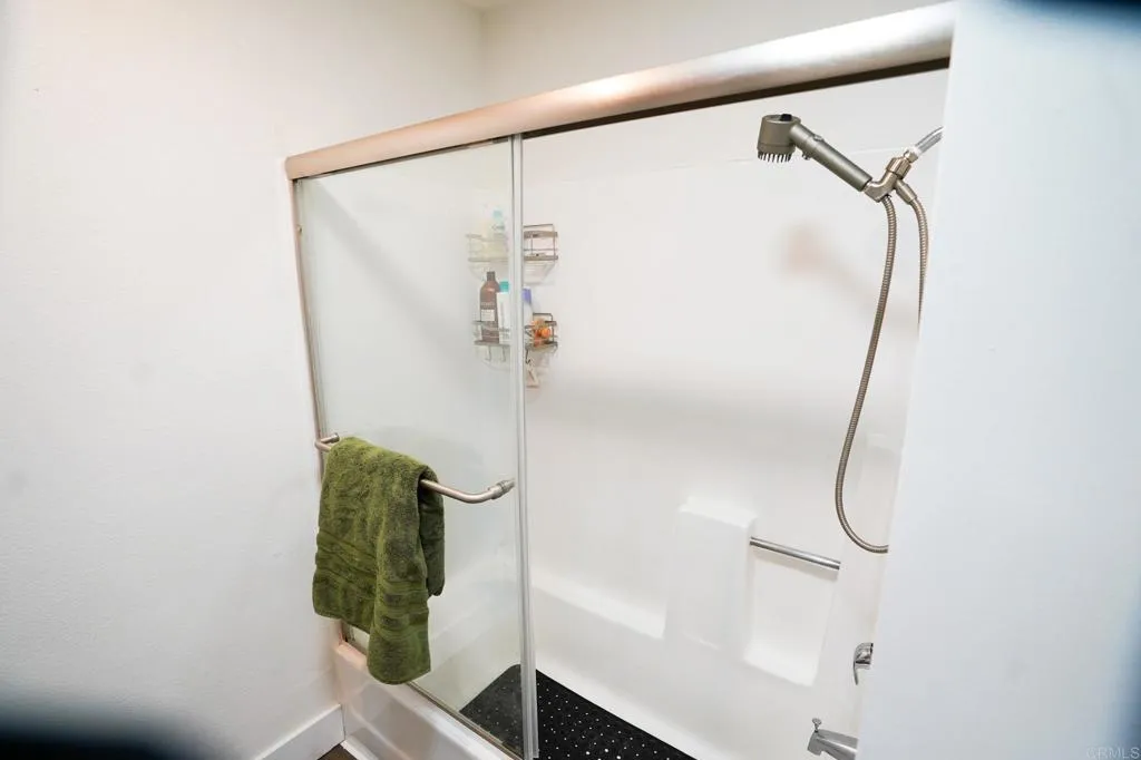 Photo #9: NDP2600353 Listing: Photo #9