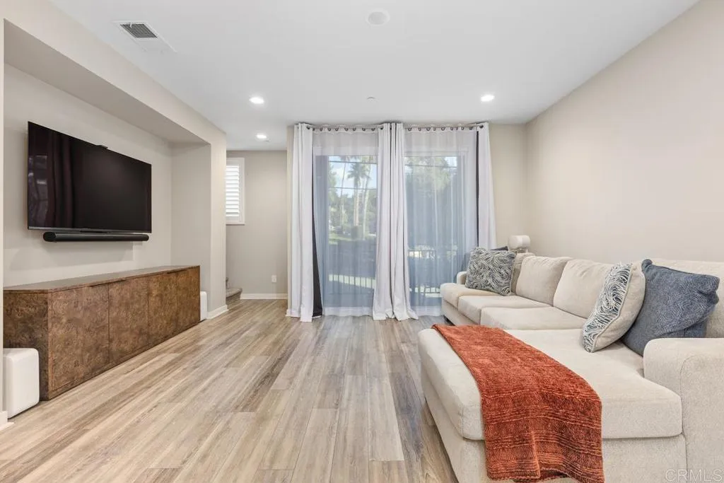 Photo #12: NDP2600356 Listing: Photo #12