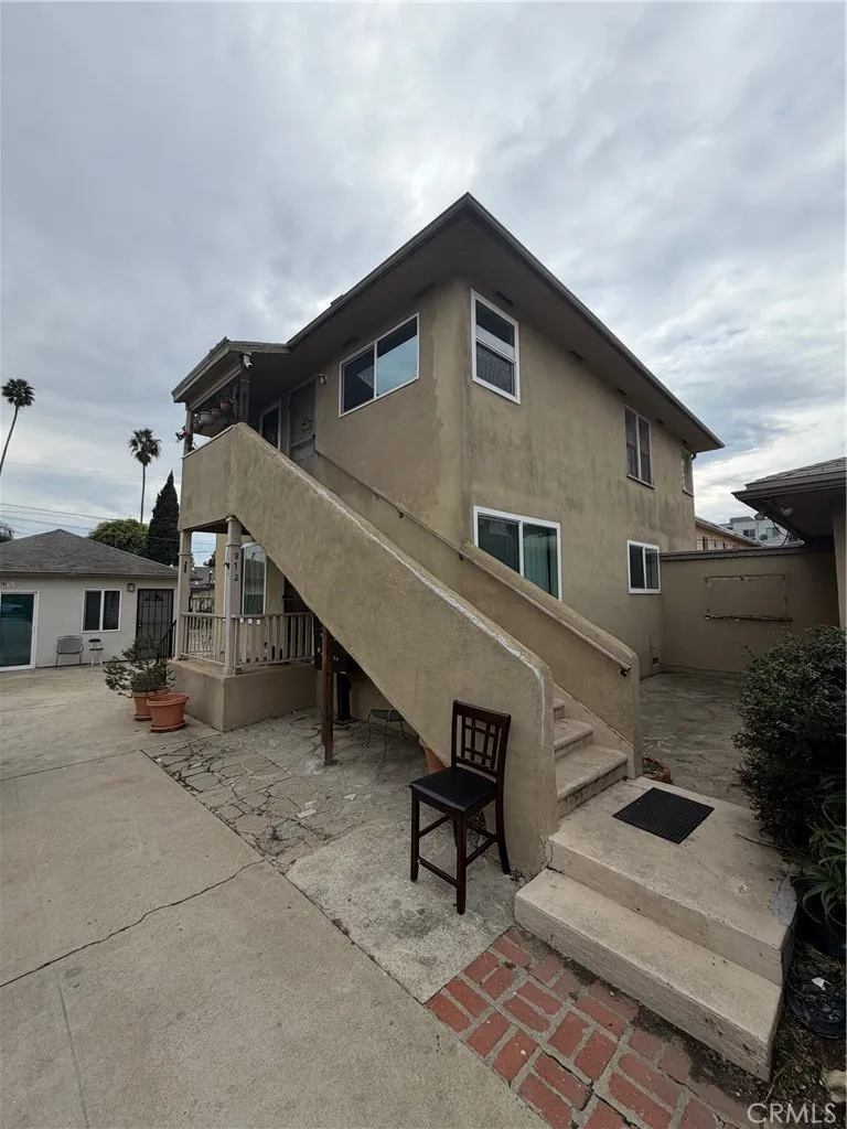 $750,000+