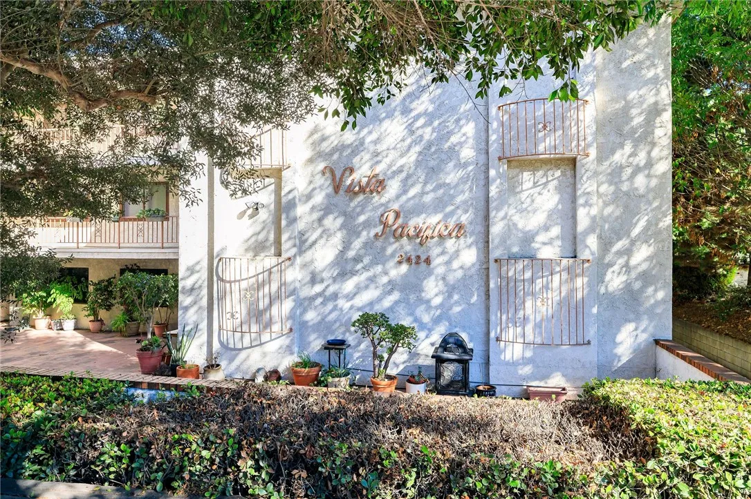 2424 S Gaffey Street Unit 101, San Pedro, CA 90731 - Main photo, San Pedro, CA