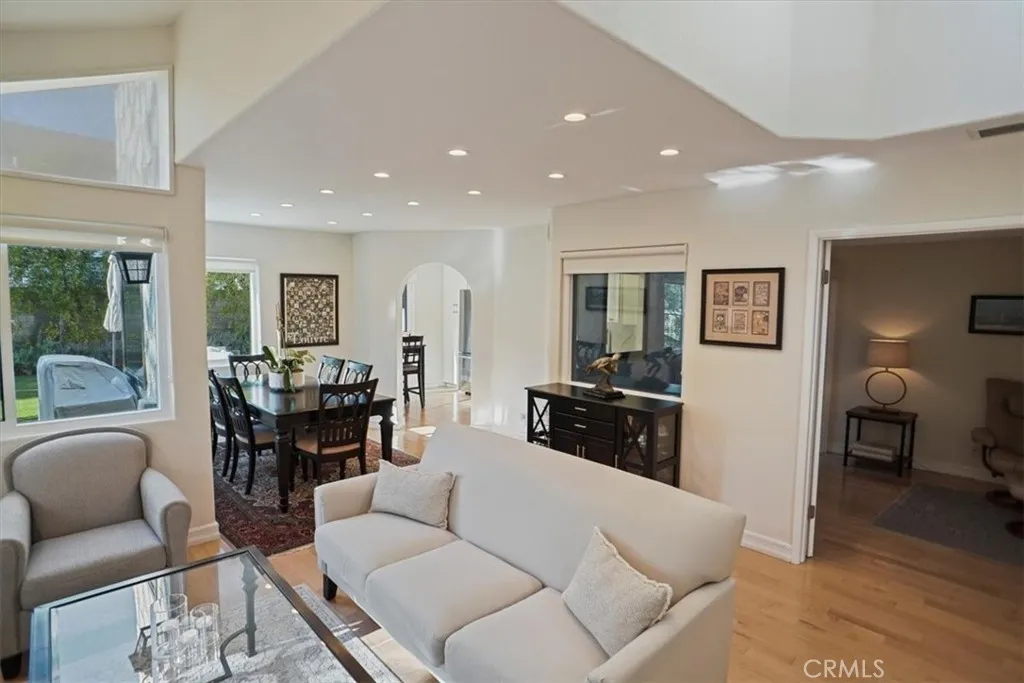 29732 Strawberry Hill, Agoura Hills, CA 91301 - Photo 3 of 22, Agoura Hills, CA