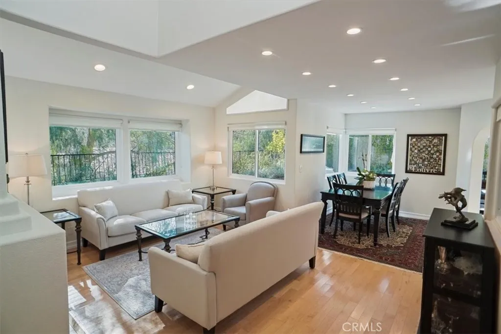 29732 Strawberry Hill, Agoura Hills, CA 91301 - Photo 2 of 22, Agoura Hills, CA