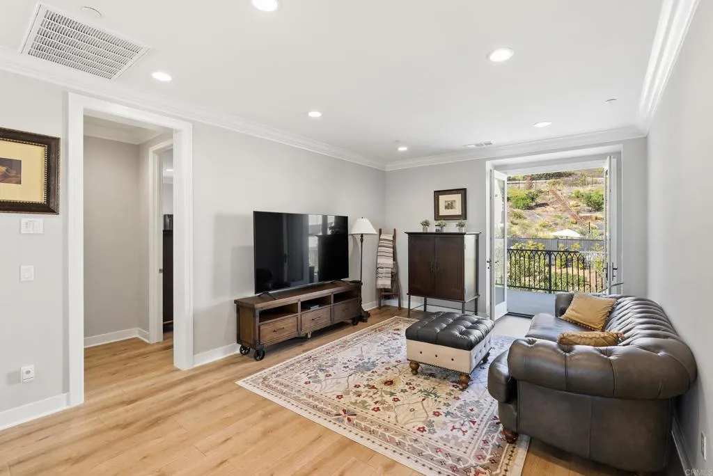 https://cdn.realtyfeed.com/cdn/127/306617798/5c0832aa8c627f28bcea6cdb3f6032e9.webp