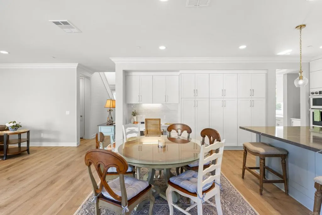 https://cdn.realtyfeed.com/cdn/127/306617798/eb219458041e5c762d27641751000997.webp
