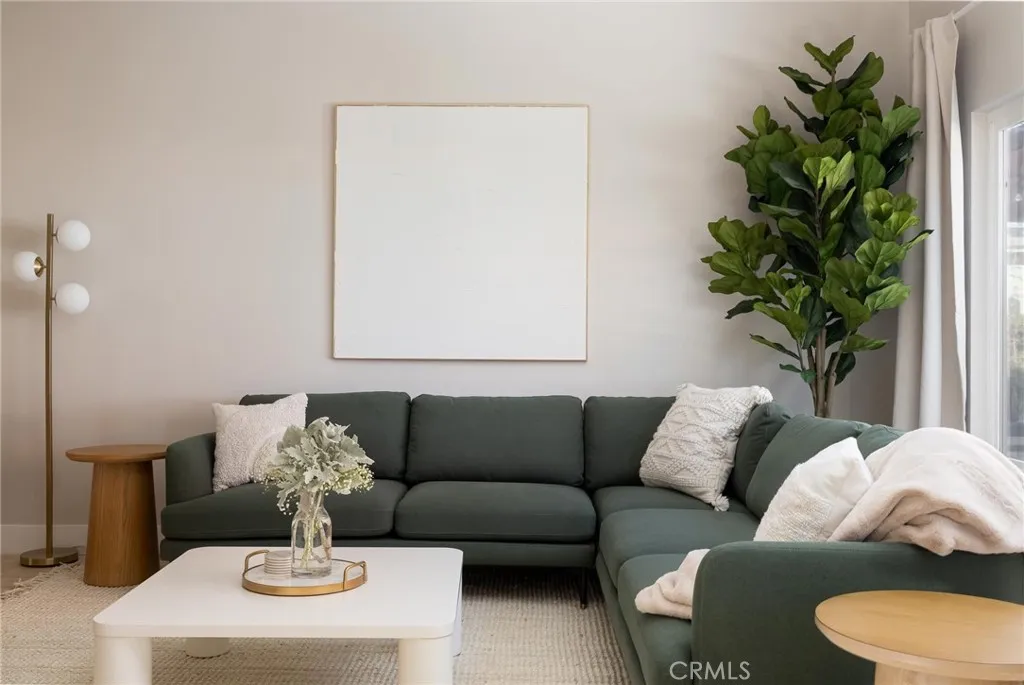 https://cdn.realtyfeed.com/cdn/127/306617815/72169db38ee97b55597d6604405e415b.webp