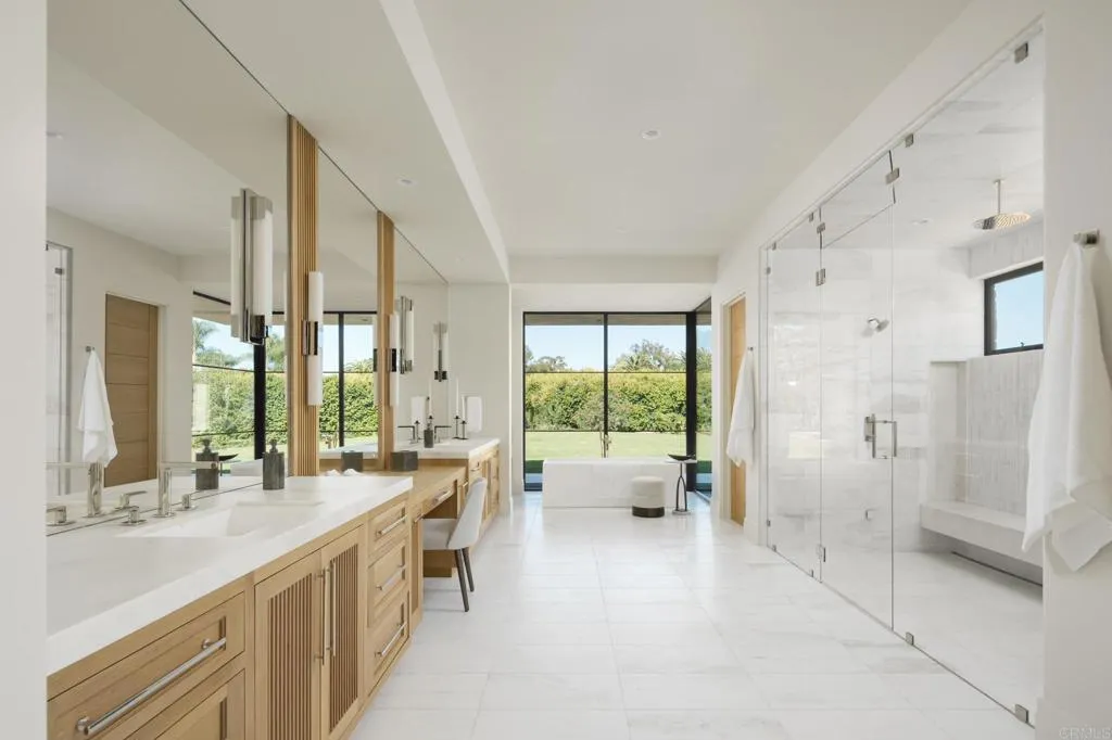 https://cdn.realtyfeed.com/cdn/127/306617870/ba5644a14523f346959f65ee6e956dd0.webp