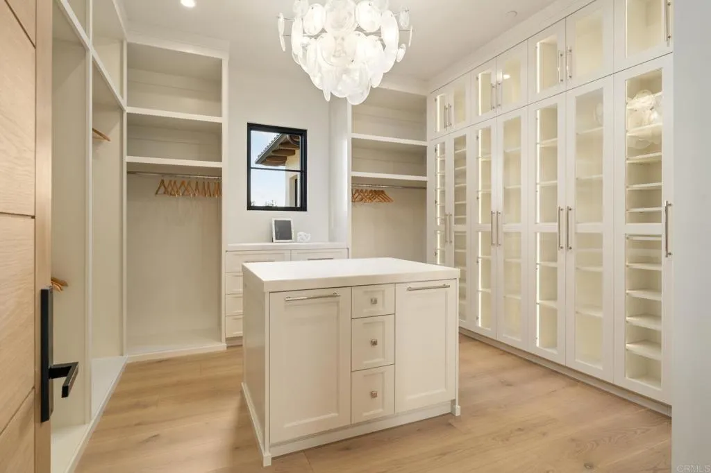 https://cdn.realtyfeed.com/cdn/127/306617870/c8953765b870f968c3705f8104c6ee1f.webp
